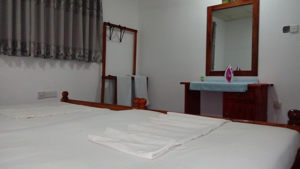 The Bambos Villa Hikkaduwa Exterior photo