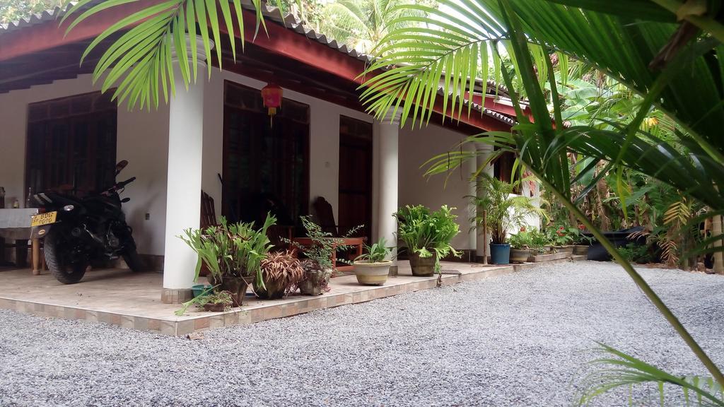 The Bambos Villa Hikkaduwa Exterior photo